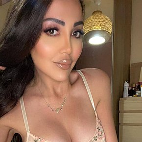 barbie Matura escort in Amsterdam offers 69 Position services