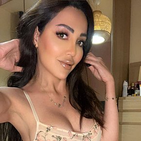 barbie Matura escort in Amsterdam offers 69 Position services