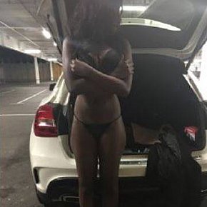 Brown-Shuga escort in Bedford offers 69 Position services