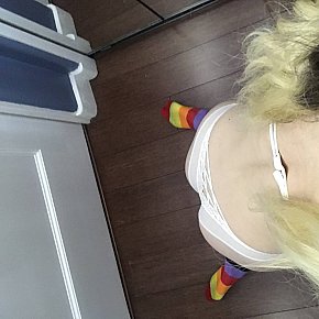 Victoria escort in Vancouver offers Intimmassage services