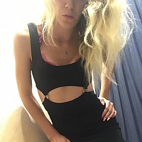 Victoria escort in Vancouver offers Intimmassage services
