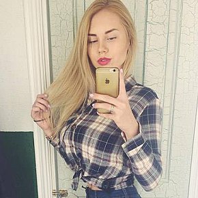 Polaris-Blonde escort in Paris