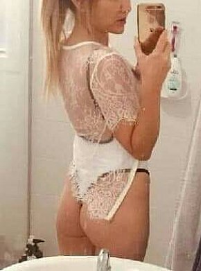 Aleara escort in South Australia offers Costumi/uniformi services