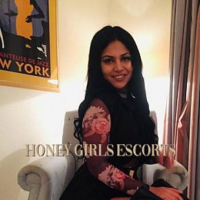 Lavinia escort in London offers Embrasser avec la langue services