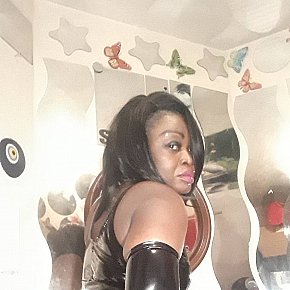 Kathy escort in Paris offers Sex în Exterior services