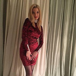 annemarie26 Sin Operar escort in Paris offers Mamada con condón
 services