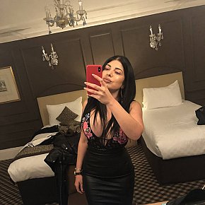 mONICA escort in London offers Girlfriend Experience (GFE) services