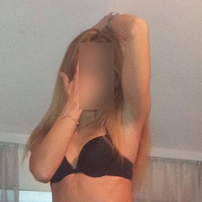 Una escort in Belgrade offers Intimmassage services