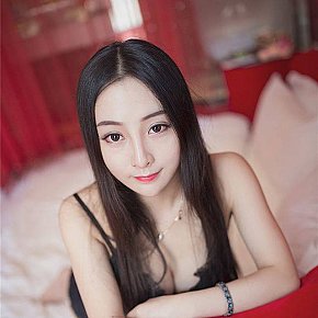 Chloe escort in London offers Sborrata in bocca services