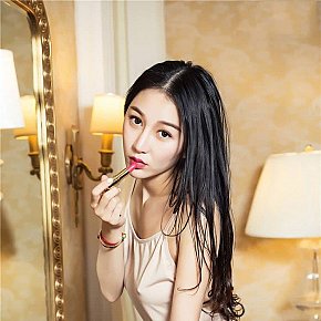 Chelsea escort in London offers Venida en la cara
 services