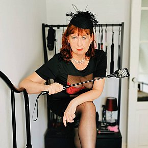 Mistress-Jasmin_USA escort in Lisbon offers Trampling services