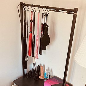 Mistress-Jasmin_USA escort in Lisbon offers Trampling services