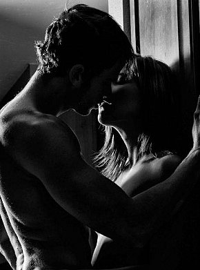 James Vip Escort escort in Paris offers Masaje erótico
 services