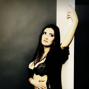 Lacourtisane Super-forte Di Seno escort in Paris offers Sborrata in bocca services