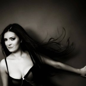 Lacourtisane Super-forte Di Seno escort in Paris offers Sborrata in bocca services