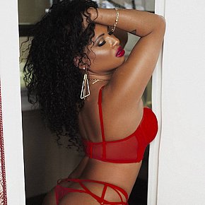 Nathalye escort in Paris offers 69 Position services