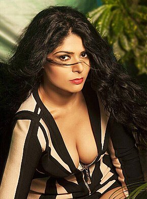 SARA escort in Baku offers Sesso in posizioni diverse services