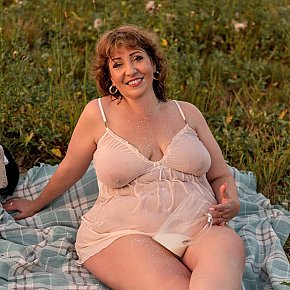 Natalie escort in Paris offers Strap on services