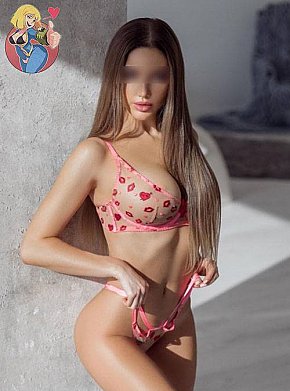 Bella Posterior Mare escort in Hamburg offers Sărut services