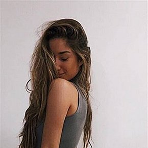 Suzy Tetas Enormes escort in Saint Petersbourg offers Mamada con condón
 services