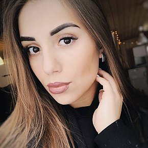 KARINA_NEWFACE Modelo/exmodelo
 escort in Paris offers Experiencia de Novia (GFE)
 services