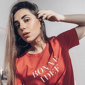 KARINA_NEWFACE Modelo/exmodelo
 escort in Paris offers Experiencia de Novia (GFE)
 services