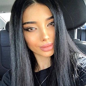 MIKA-YUMMY Ragazza Fitness escort in Paris offers Sega services