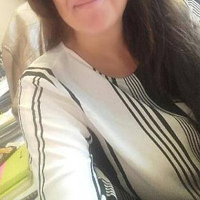 Nyamara Ocasional escort in Paris offers Besar
 services