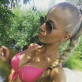 Darya escort in Chisinau offers Extraball services