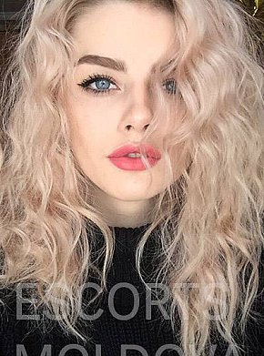 Carla escort in Chisinau offers Handjob services