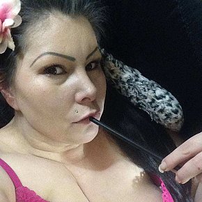 Candace-Wilde Tetas Enormes escort in Edmonton offers Mamada sin condón
 services