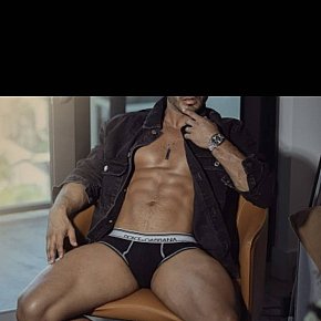 Dario Modelo/exmodelo
 escort in Paris offers Sexo Anal
 services