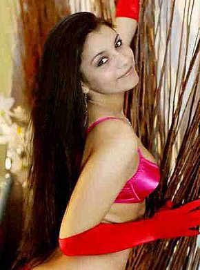 Nicole Menue escort in Amsterdam offers Position 69 services