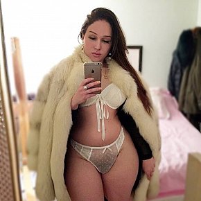 Alessandra-Shemale escort in Paris offers Analmassage (aktiv) services