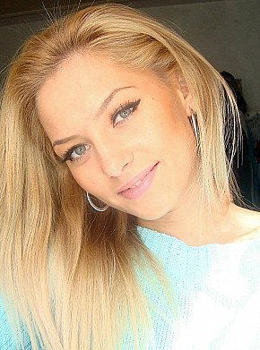 Anda Garota De Colegial escort in Paris offers Punho (fisting) services