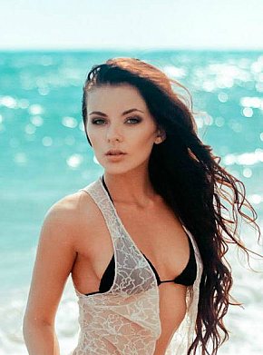 ORNELLA Completamente Naturale escort in Paris offers 69 Position services