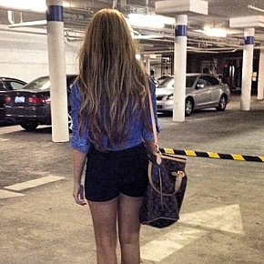 Ela-Kalyoncu escort in Istanbul offers Handjob services