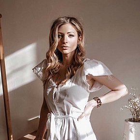 Valerie College Girl
 escort in Paris offers Oral fără Prezervativ services