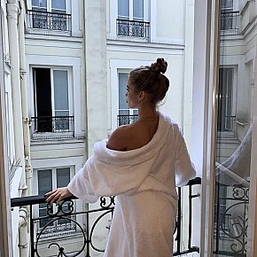 Nelly_M Colegiala escort in Paris offers Experiencia de Novia (GFE)
 services