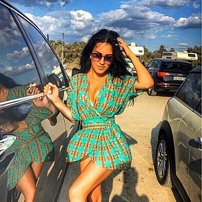 Kira Completamente Natural escort in Milan offers Beija se rolar química services