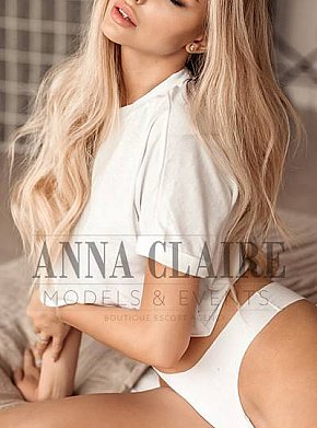 Maya Model/Ex-Model escort in Paris offers Girlfriend Experience (GFE) services
