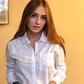 IMAN Colegiala escort in Paris offers Handjob services