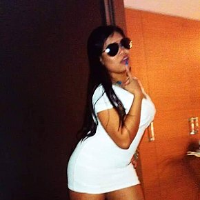 Swag escort in Hong Kong offers Massage érotique services