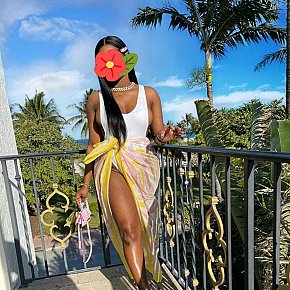 LEENA34 Madura escort in Nassau offers Mamada con condón
 services