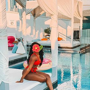 LEENA34 Madura escort in Nassau offers Mamada con condón
 services