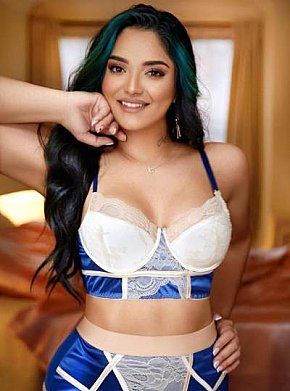 Lilly Naturală escort in London offers Oral cu Prezervativ services