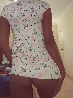 Indiazinha escort in Rio de Janeiro offers Handjob services