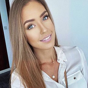 HATTIE Sin Operar escort in Paris offers Venida en la cara
 services