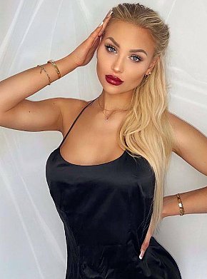 JEWEL Pequeña Y Delgada escort in Paris offers Mamada sin condón
 services