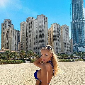 JEWEL Pequeña Y Delgada escort in Paris offers Mamada sin condón
 services